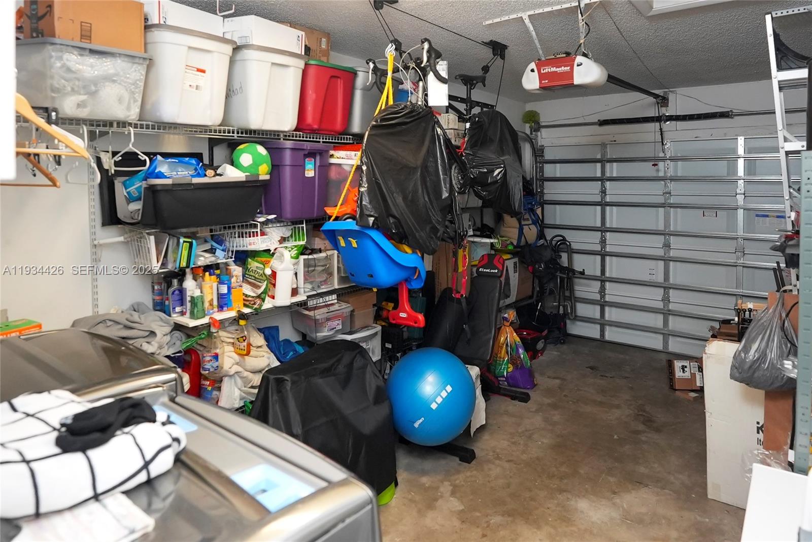 PATIO HOMES OF DORAL PINE - Residential