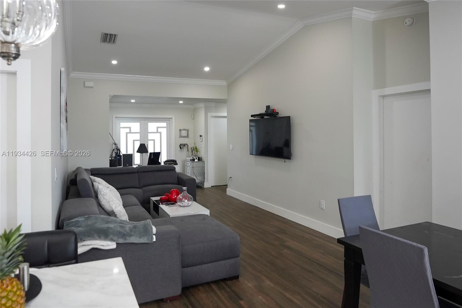 PATIO HOMES OF DORAL PINE - Residential