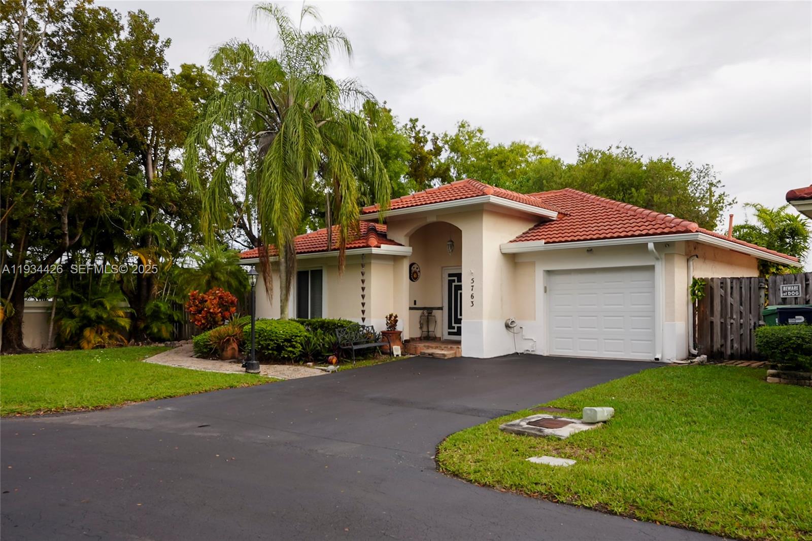 PATIO HOMES OF DORAL PINE - Residential