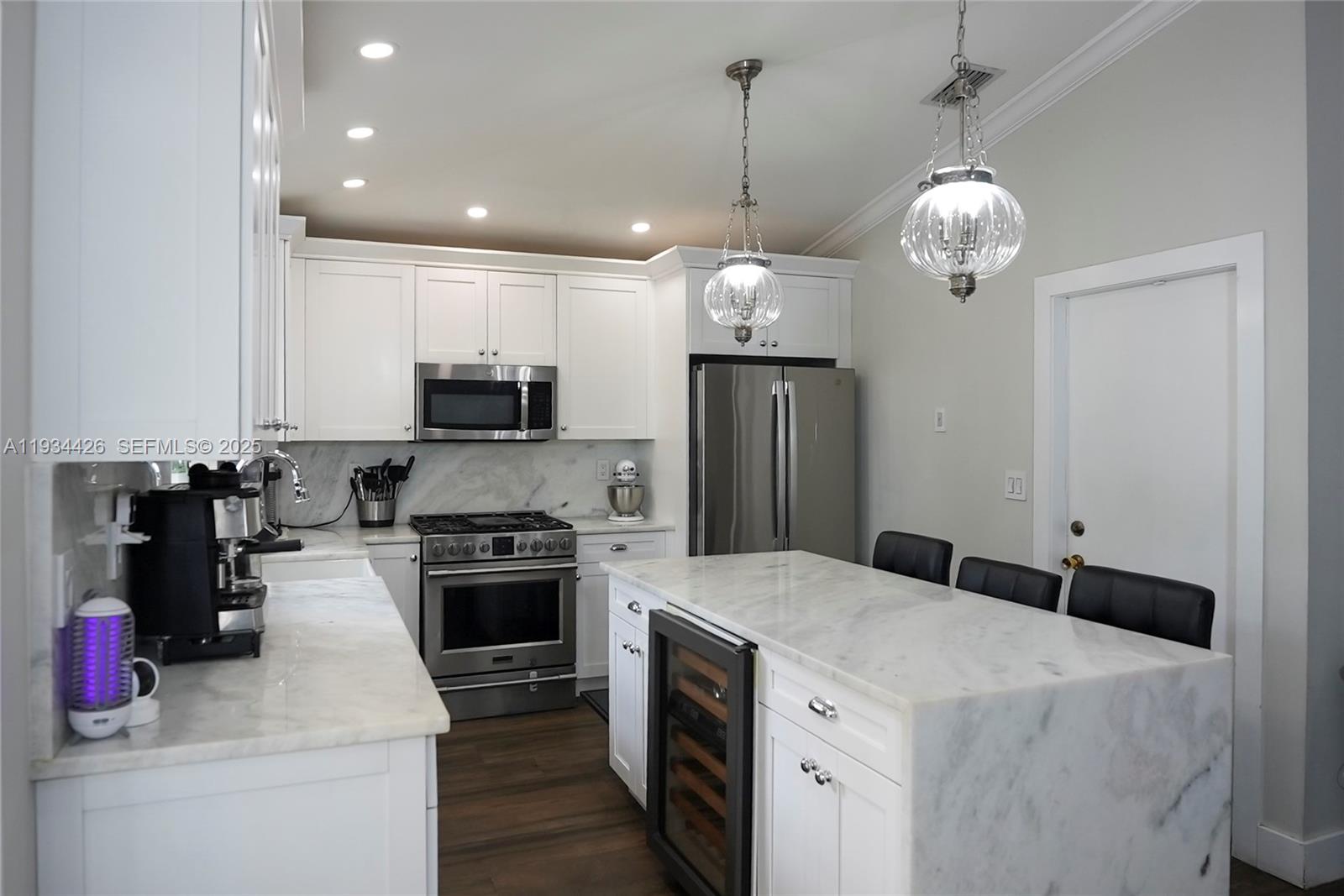 PATIO HOMES OF DORAL PINE - Residential