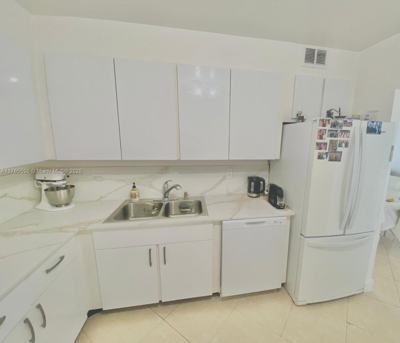 BALMORAL CONDO - Residential