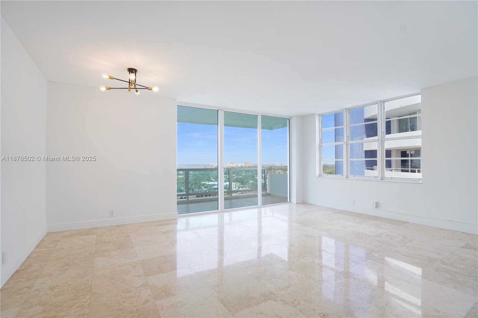 5101 Collins Ave 14B