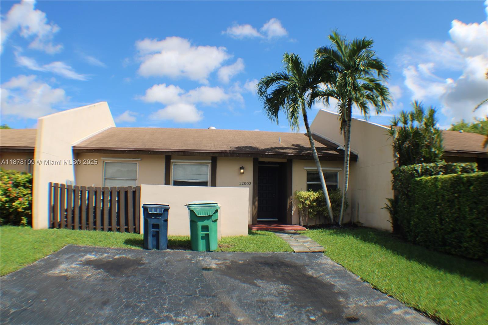 Updated 3-bedroom, 2-bathroom townhouse featuring Spanish-style flooring and is centrally located near major highways and colleges.
Low Maintenance Fee.
Enclosed patio with easy access to an in-law quarter.