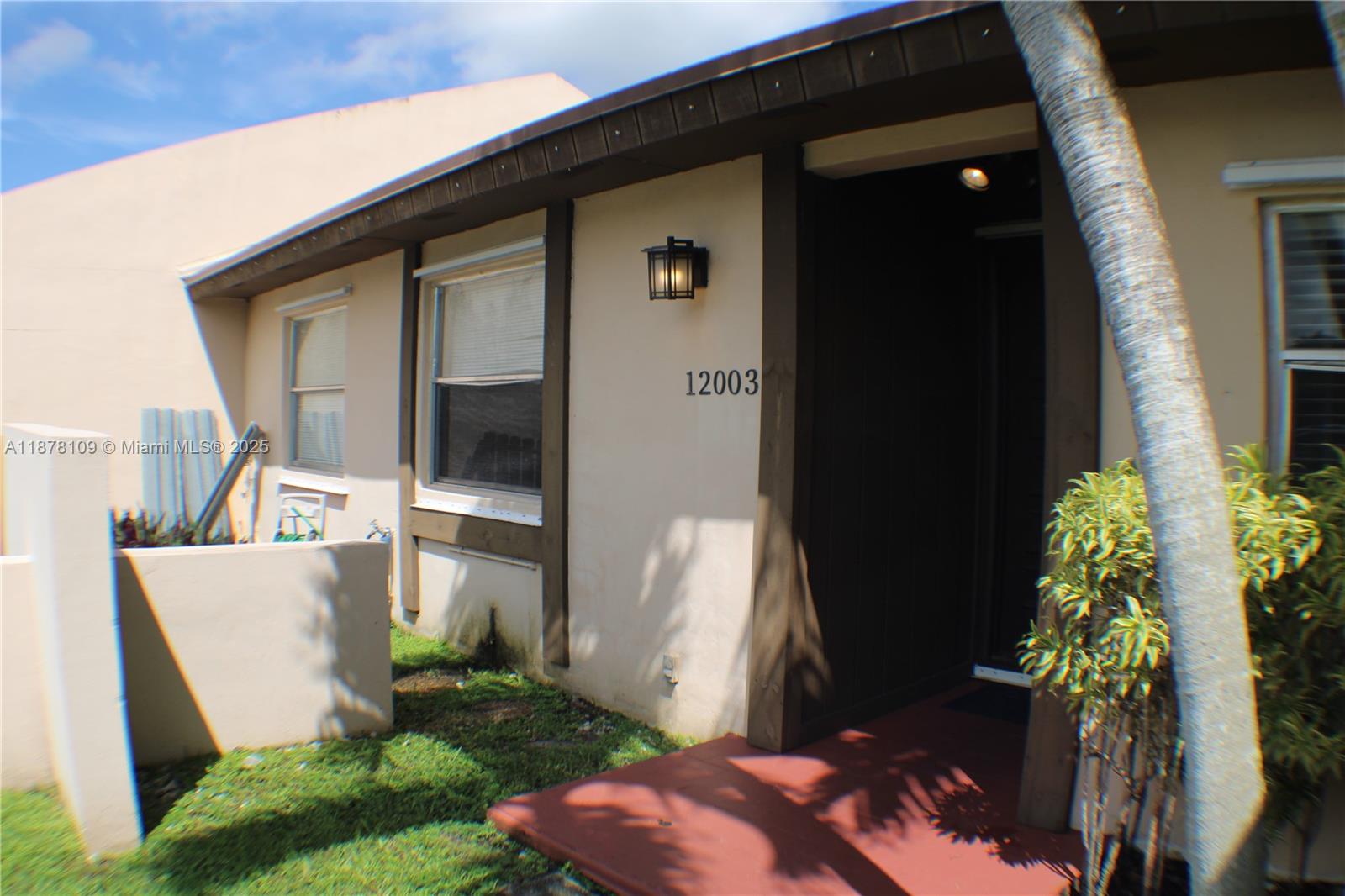 DEVON-AIRE VILLAS SEC 3 - Residential