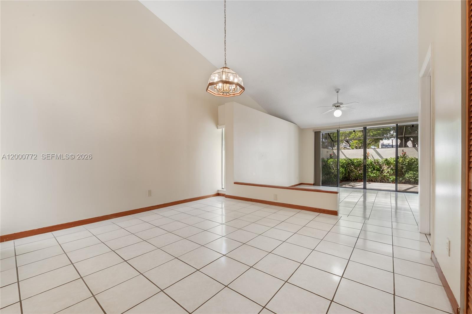 VILLAS OF DEERWOOD REPLAT - Residential