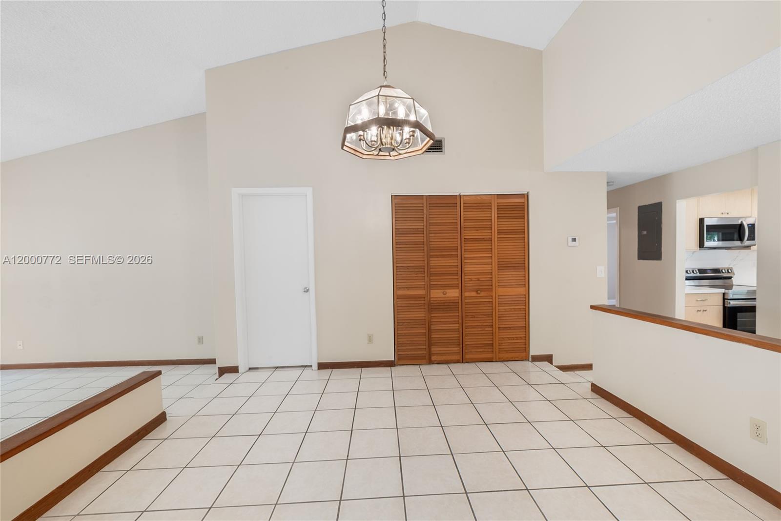 VILLAS OF DEERWOOD REPLAT - Residential