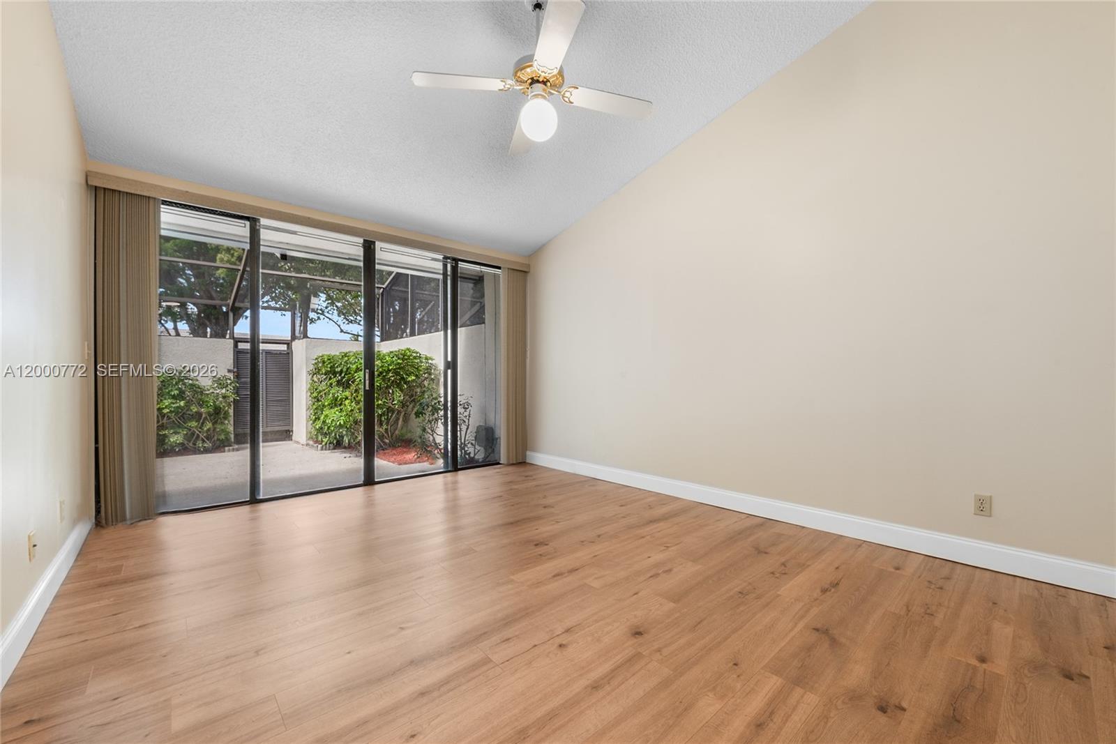 VILLAS OF DEERWOOD REPLAT - Residential