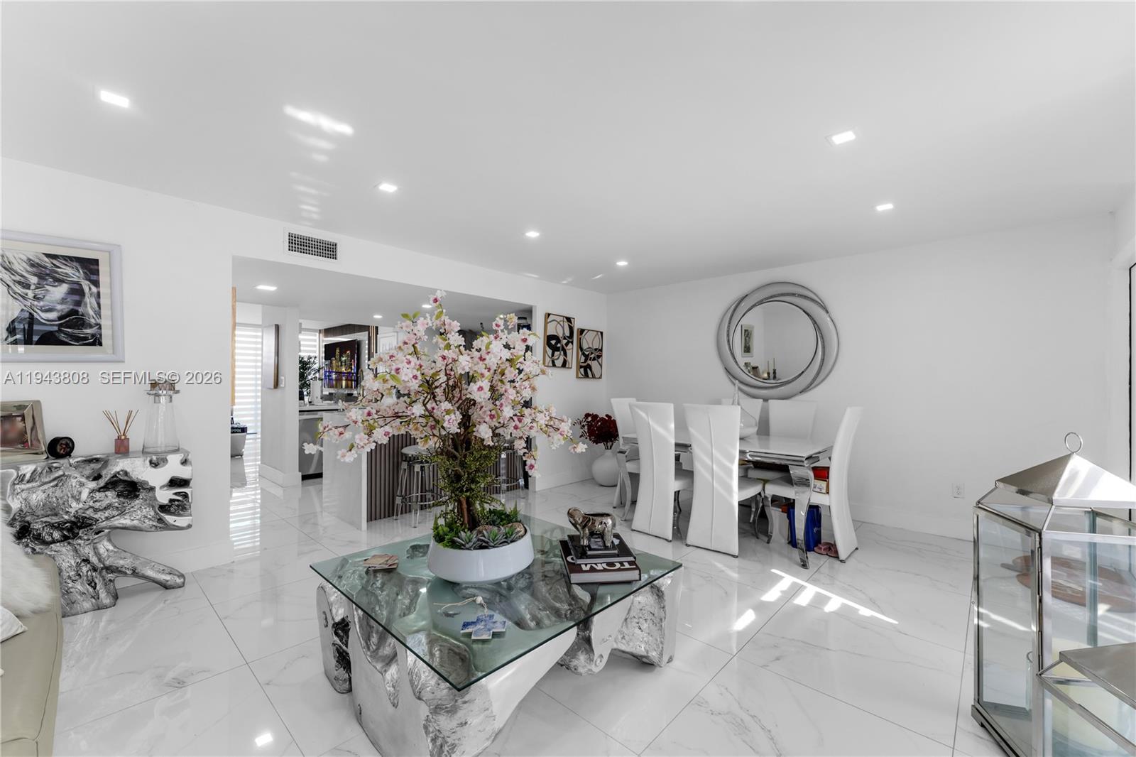 LAKE LAURA CONDO NO 2 - Residential