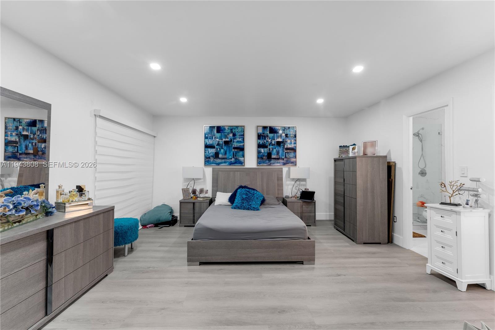 LAKE LAURA CONDO NO 2 - Residential