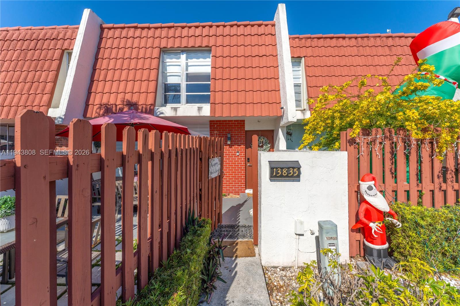 LAKE LAURA CONDO NO 2 - Residential