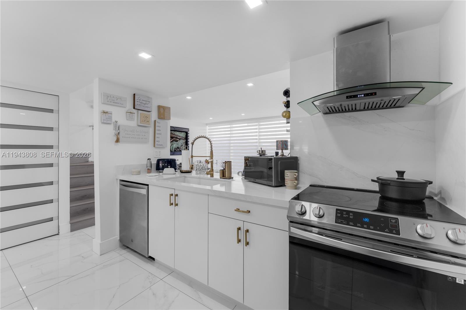 LAKE LAURA CONDO NO 2 - Residential