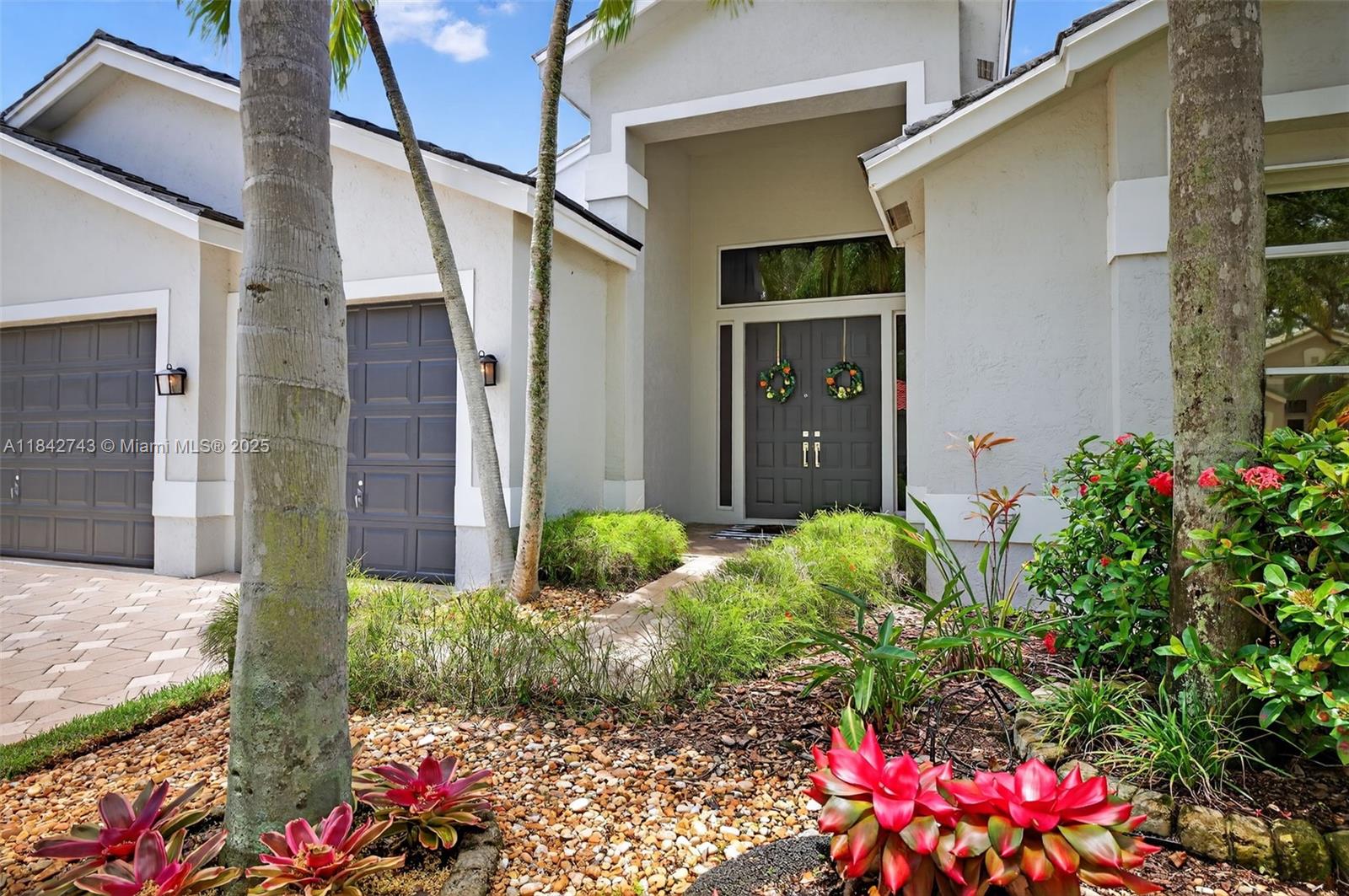 1347 Ginger Cir, Weston, FL, 33326/$1,090,000 3 1347 Ginger Cir