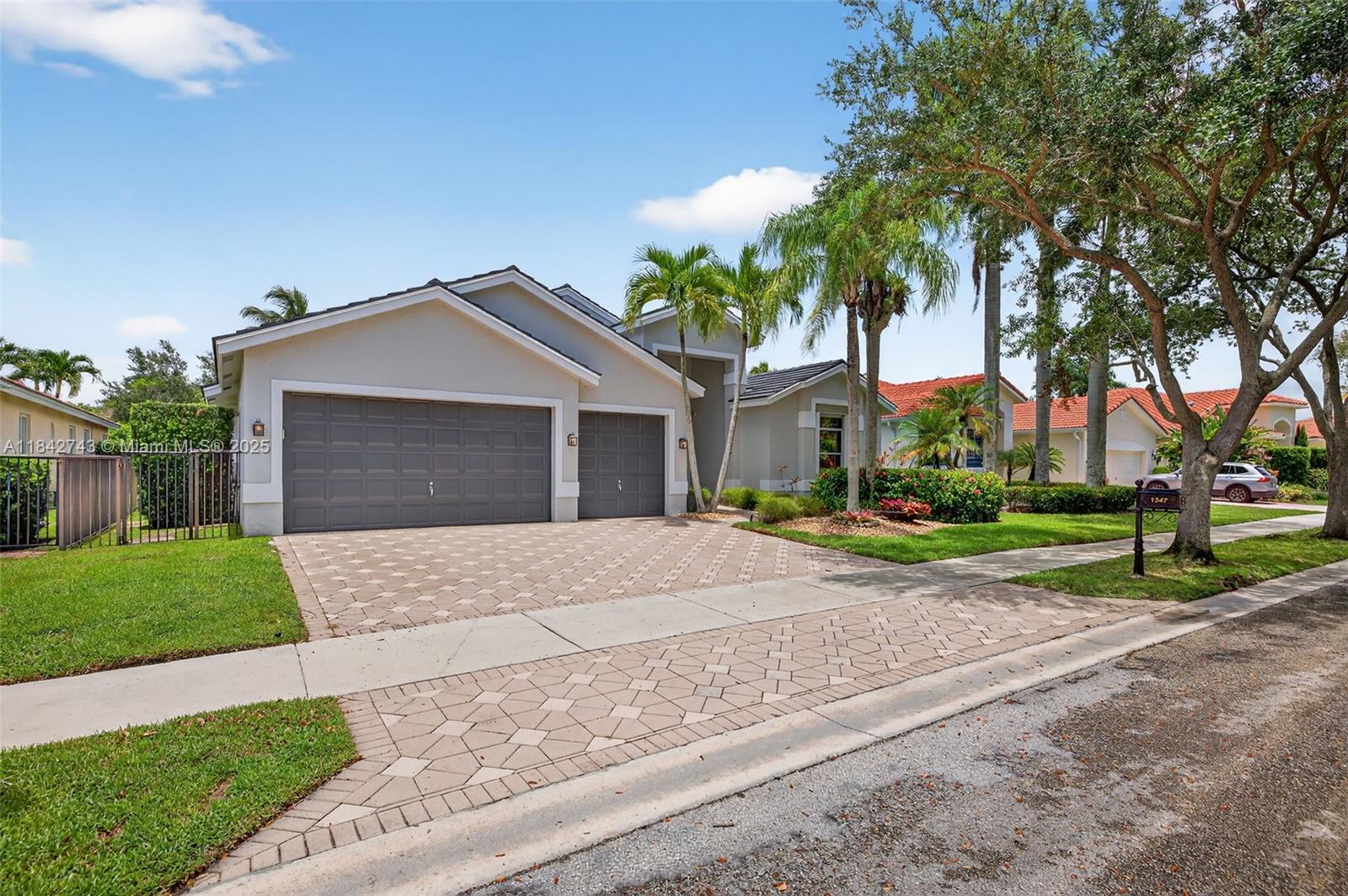 1347 Ginger Cir, Weston, FL, 33326/$1,090,000 1 1347 Ginger Cir