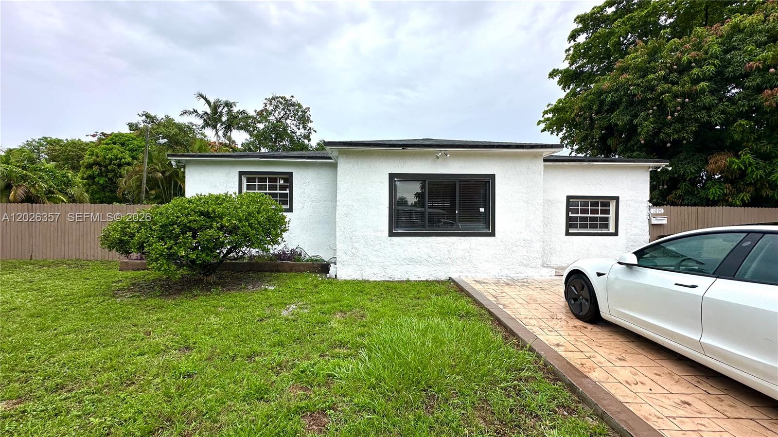 1090 NW 134th St, North Miami FL 33168