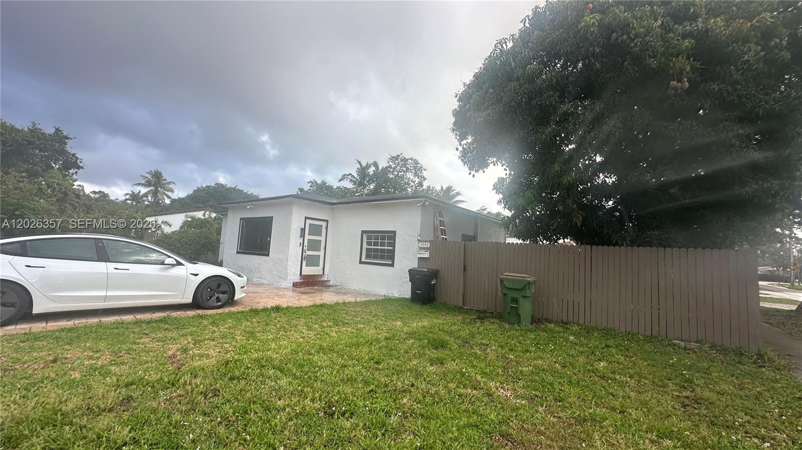 BISCAYNE VILLAGE HEIGHTS - Residential