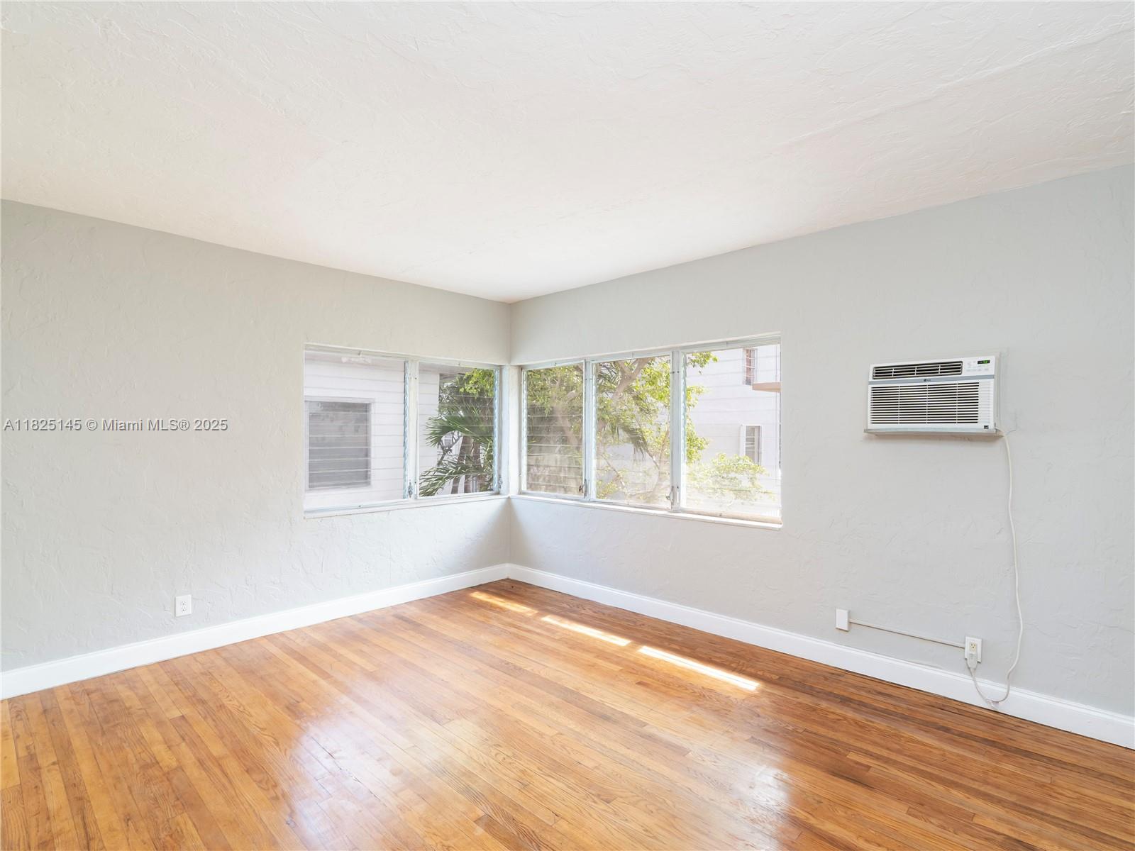 7635 Dickens Ave 8