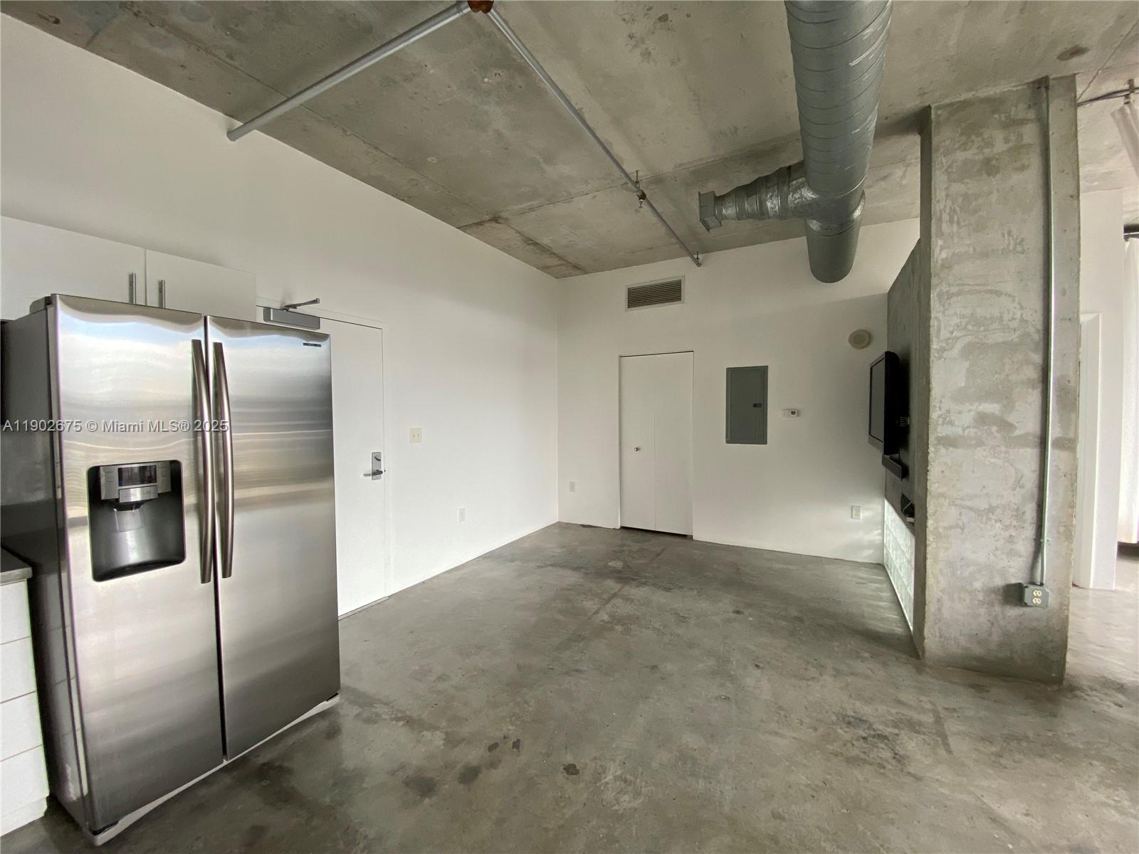 444 NE 30th St 702