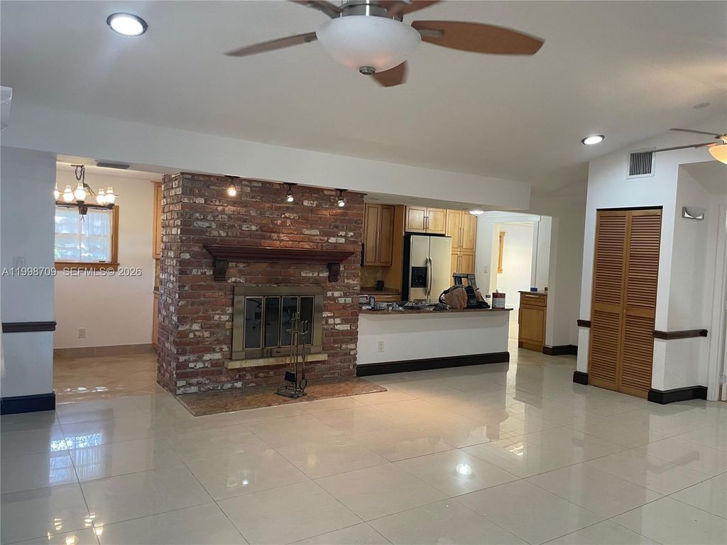 Photo of 258 SW 1st Ct #HOUSE, Dania Beach, FL 33004 (MLS # A11998709)