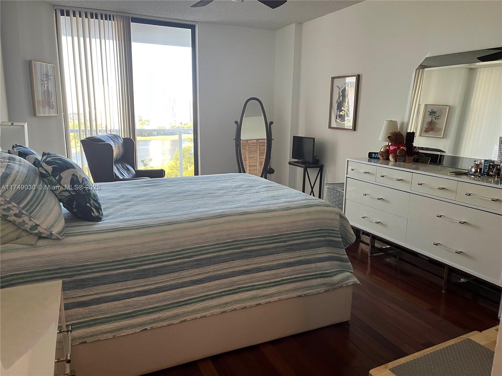 HAMPTONS WEST CONDO - Residential