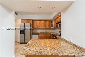 HAMPTONS WEST CONDO - Residential