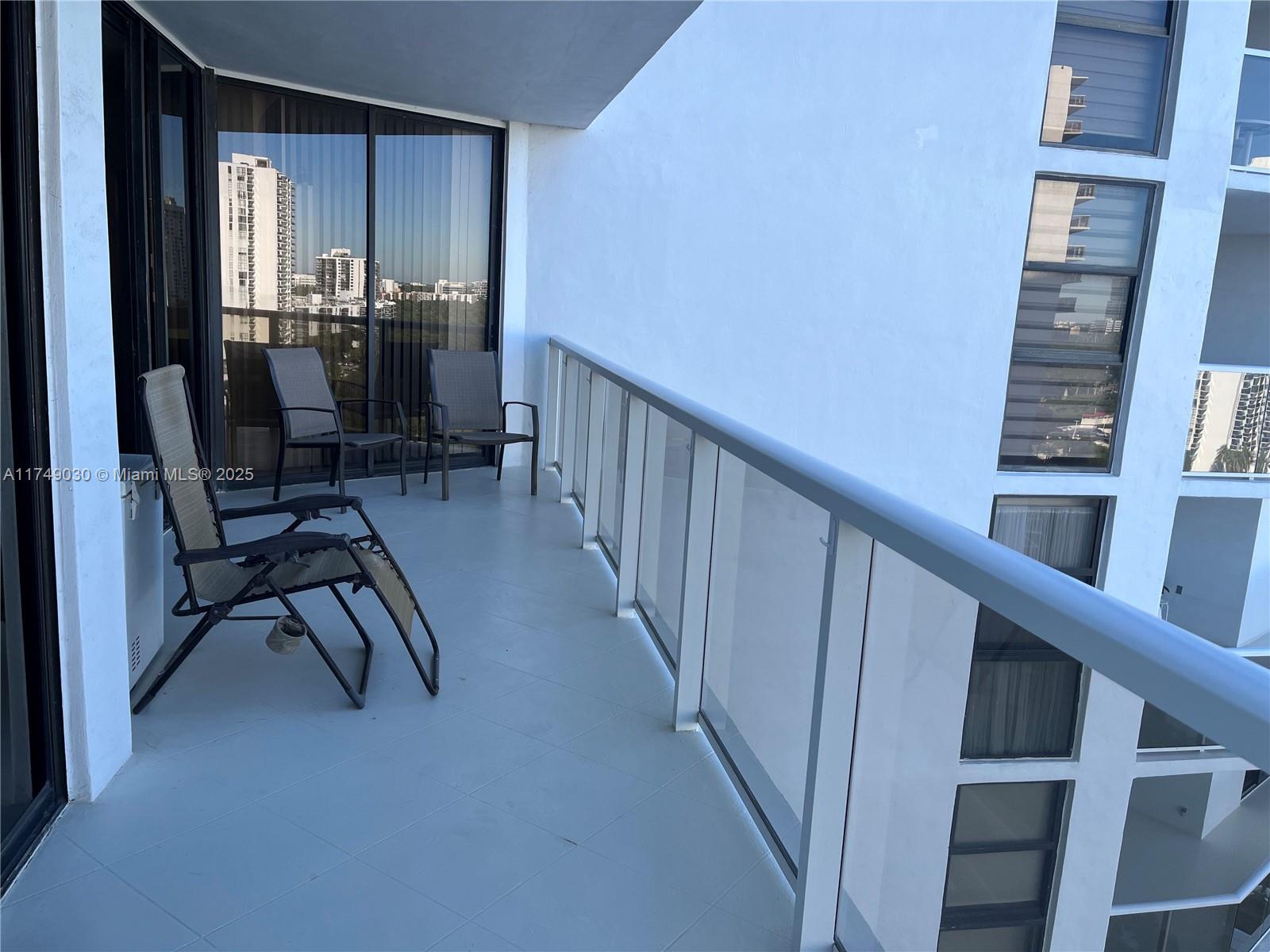 HAMPTONS WEST CONDO - Residential