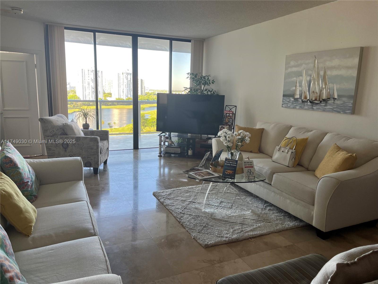 HAMPTONS WEST CONDO - Residential