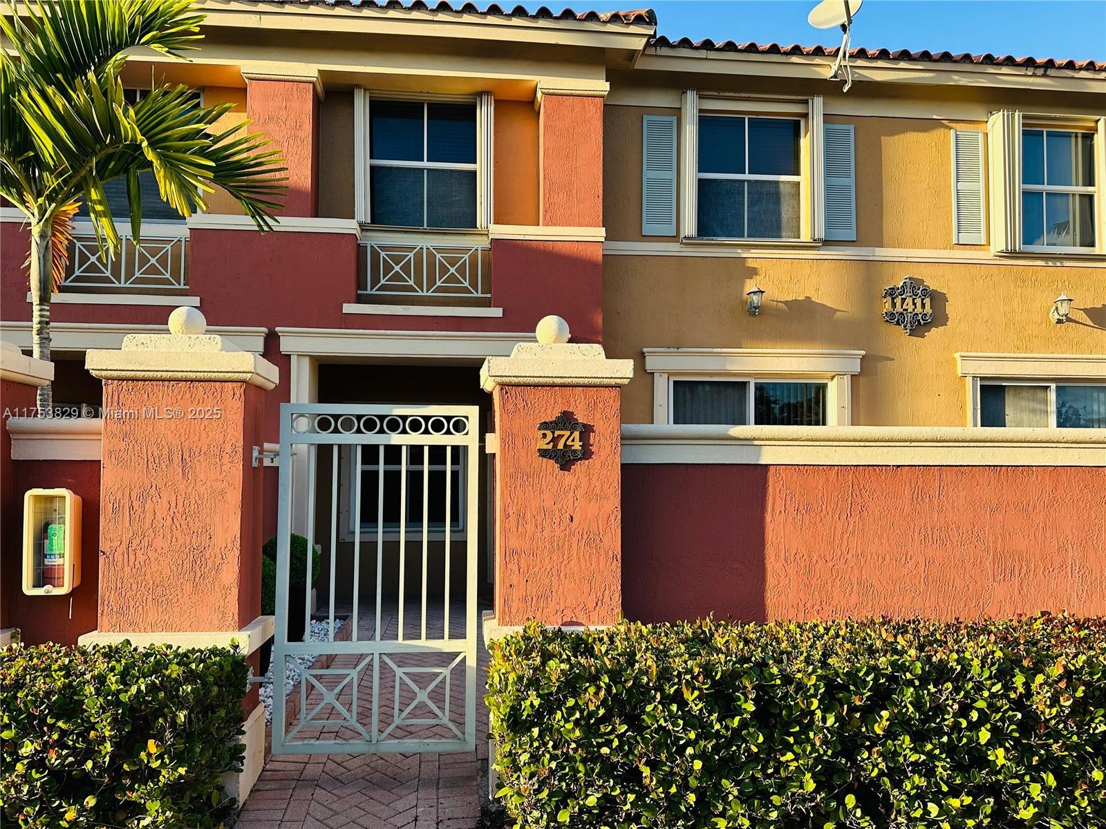 11411 Nw 60th St 274, Doral, Miami-Dade County, Florida - 2 Bedrooms  
3 Bathrooms - 