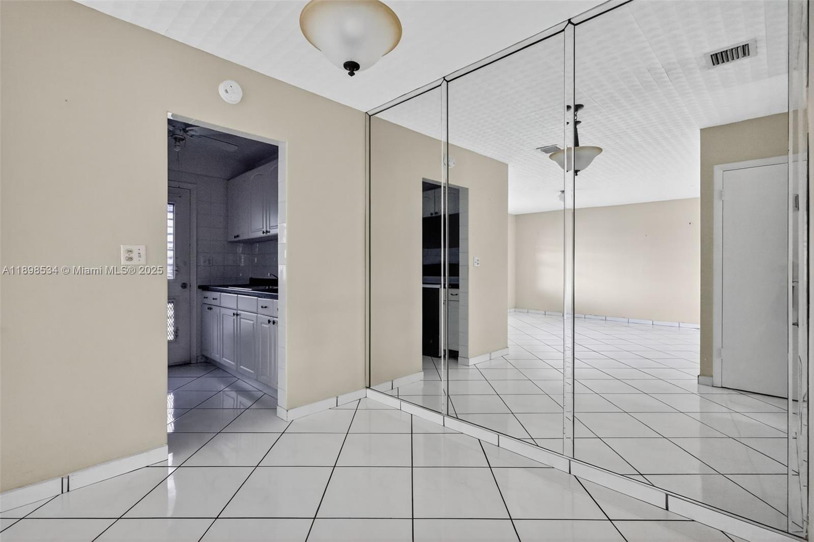 MAR-LEN GARDENS NO 11 COR - Residential