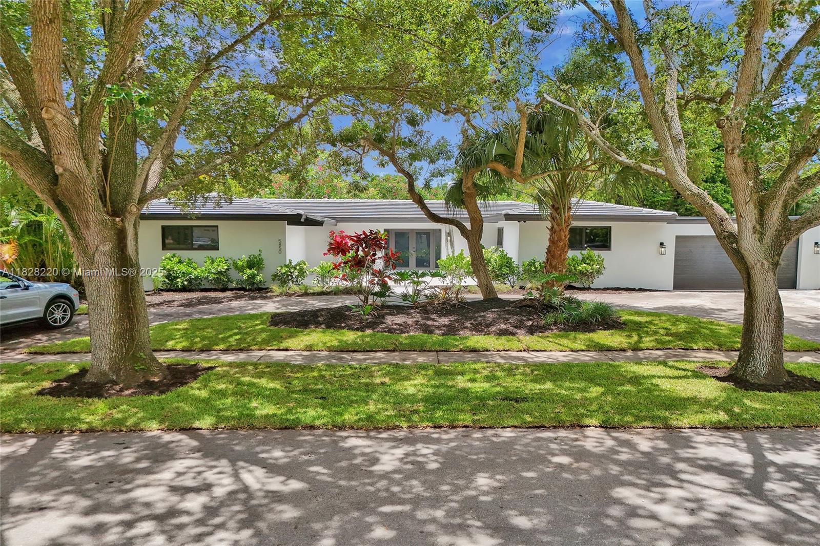 PLANTATION GARDENS 3RD SE - Residential