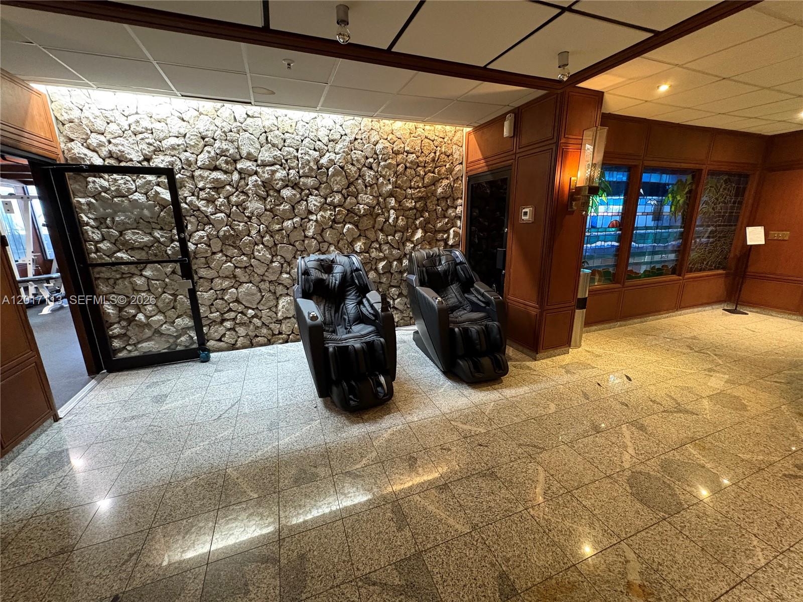 CHARTER CLUB CONDO - Residential Lease