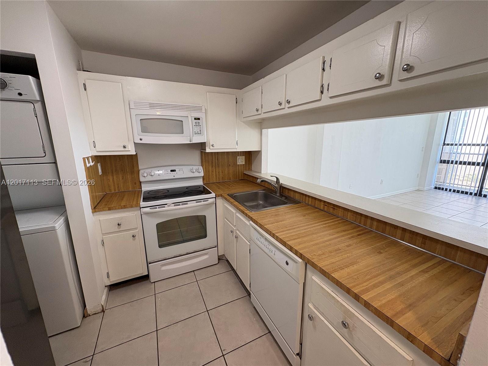 CHARTER CLUB CONDO - Residential Lease