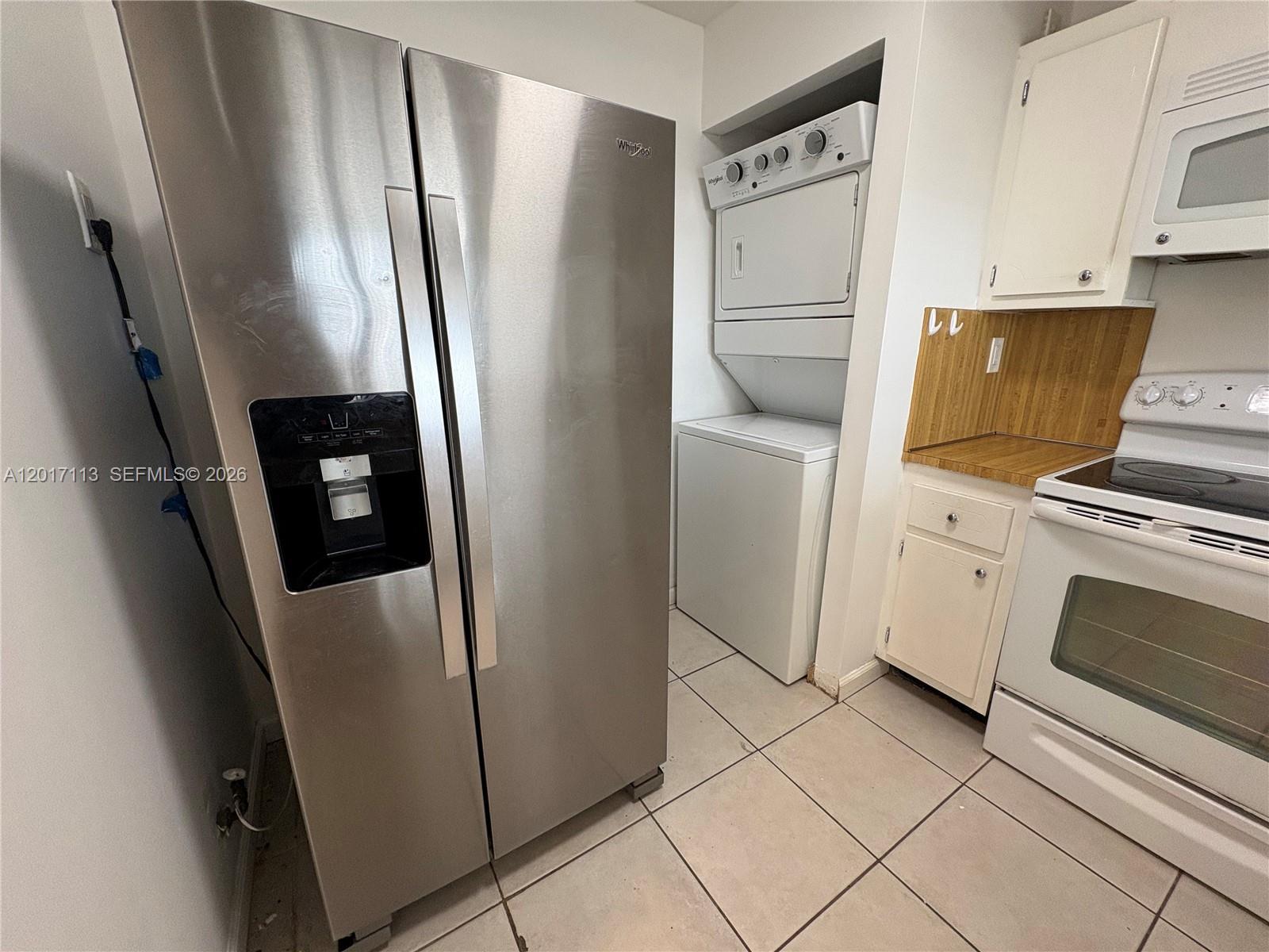 CHARTER CLUB CONDO - Residential Lease