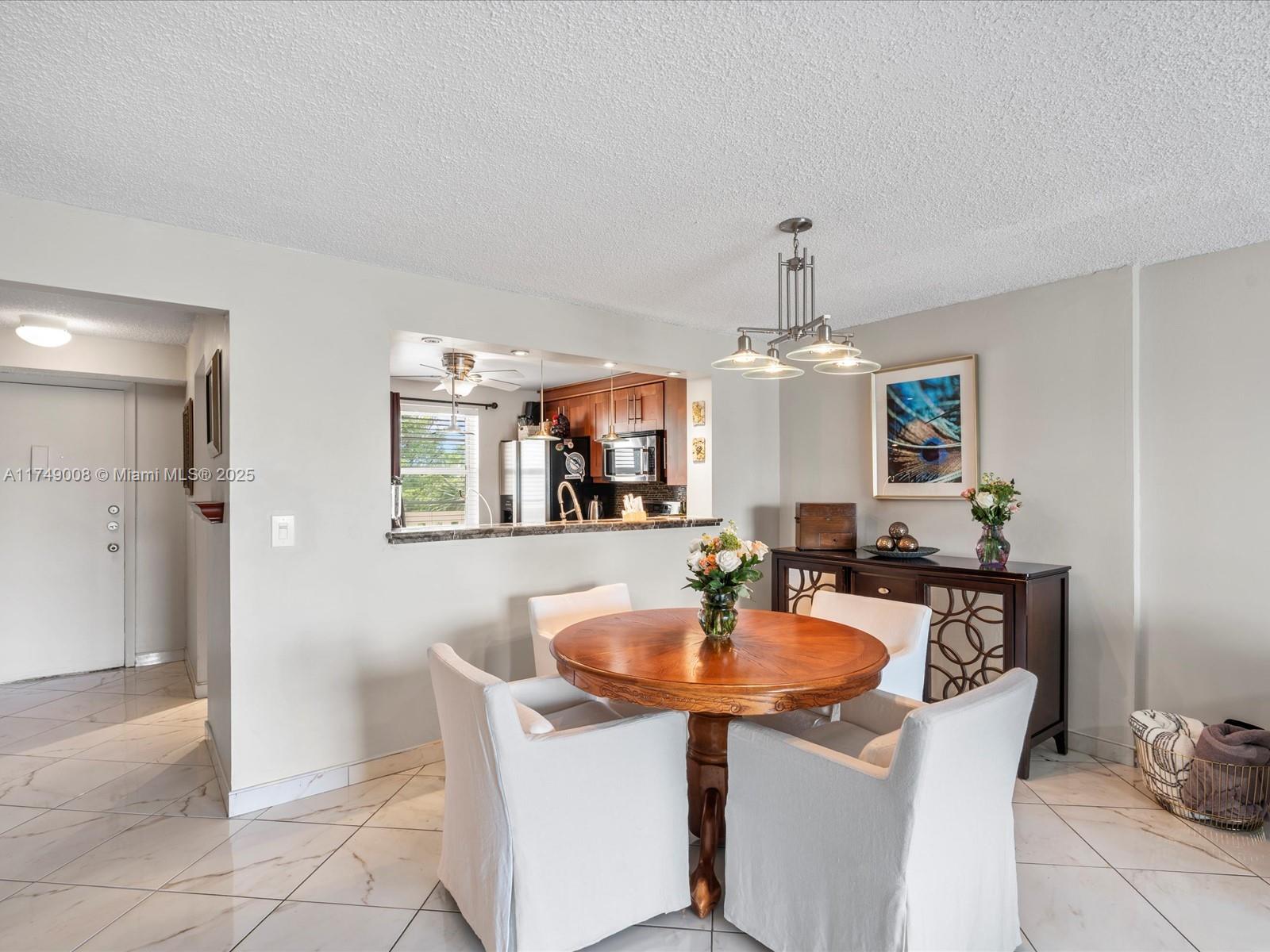 MEADOWBROOK LAKES VIEW CO - Residential