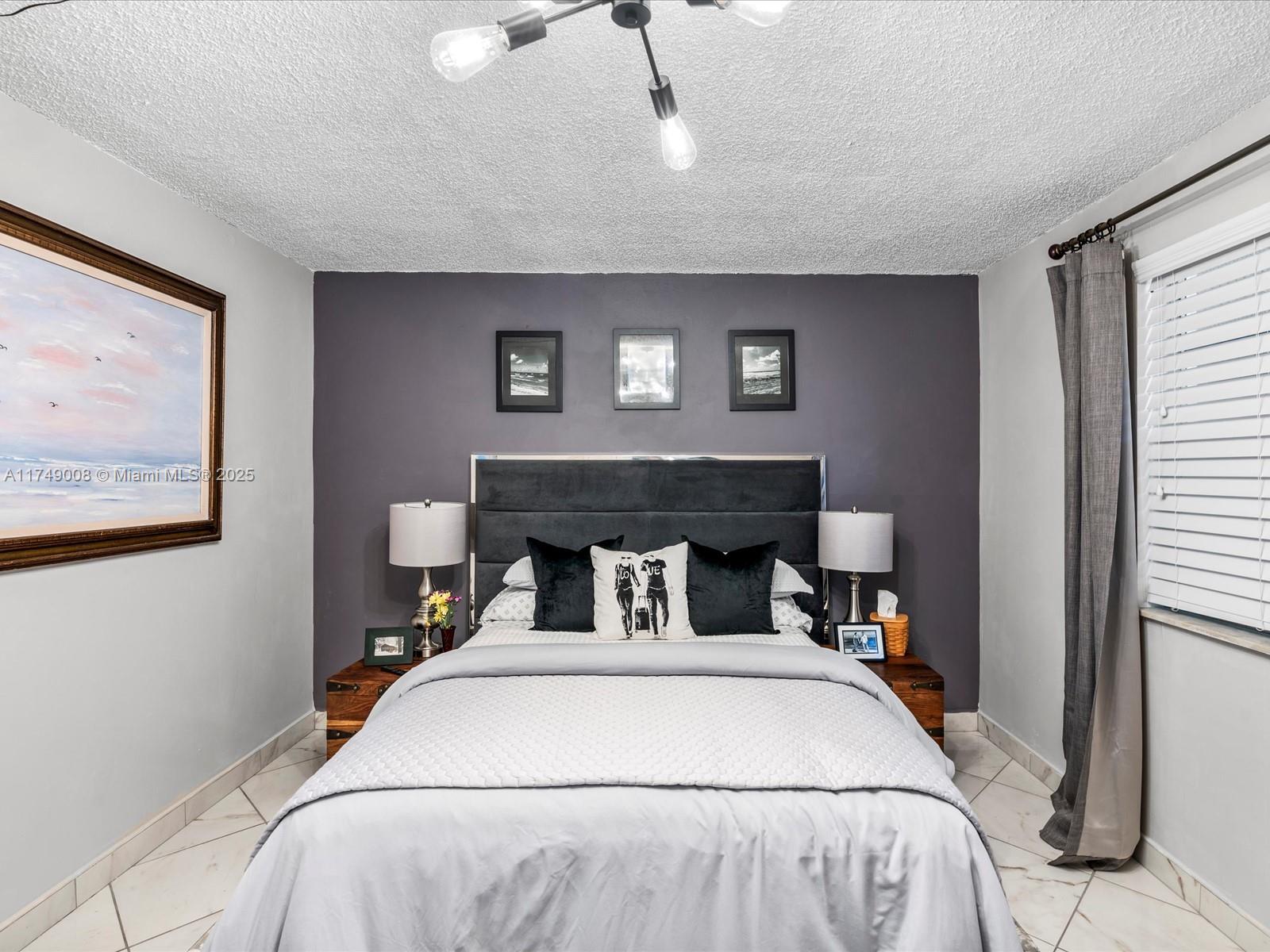 MEADOWBROOK LAKES VIEW CO - Residential