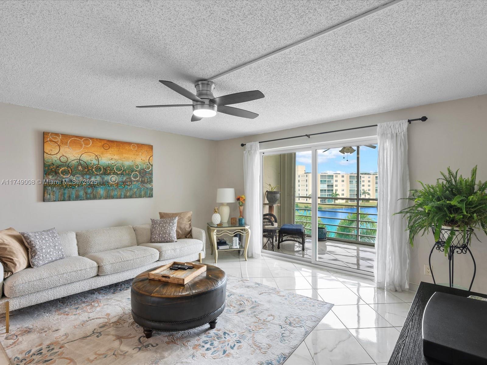 MEADOWBROOK LAKES VIEW CO - Residential