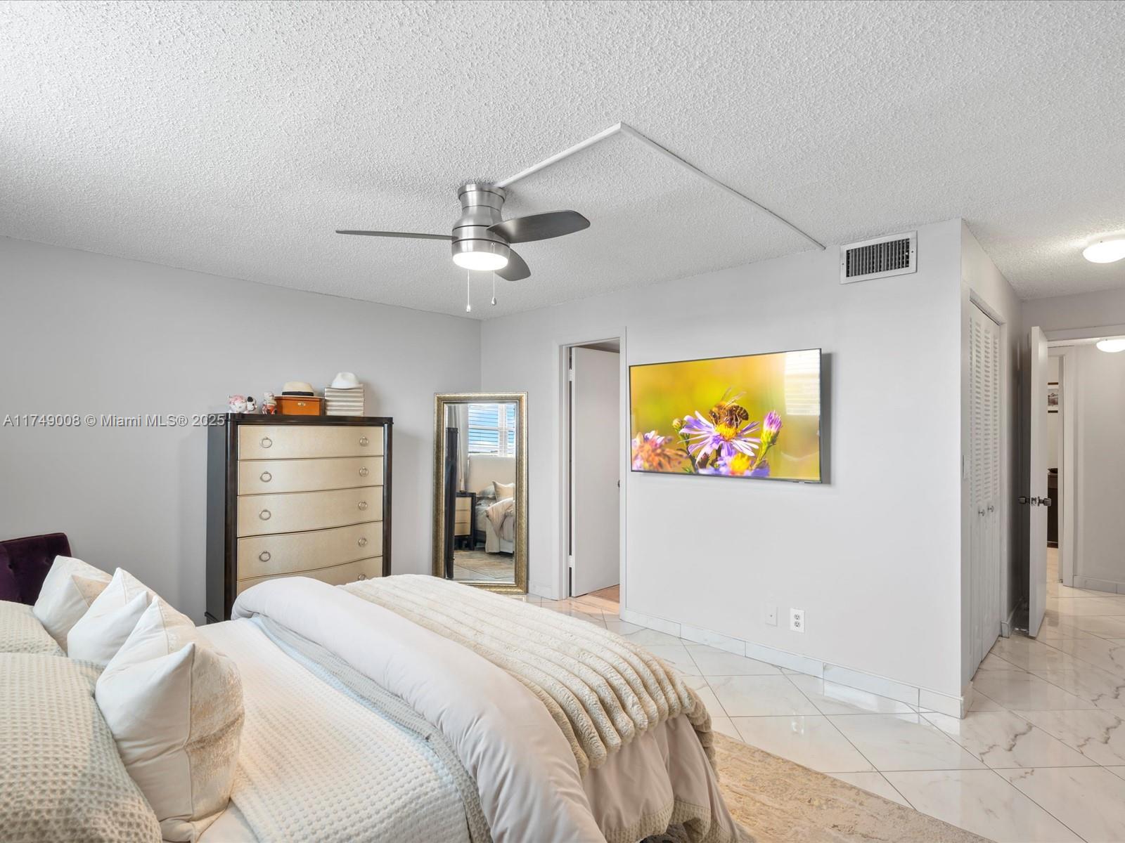MEADOWBROOK LAKES VIEW CO - Residential
