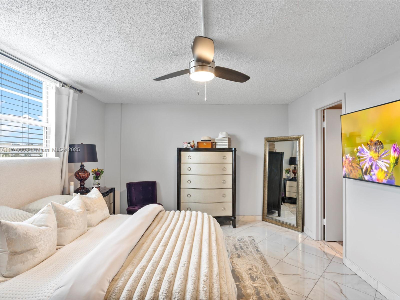 MEADOWBROOK LAKES VIEW CO - Residential