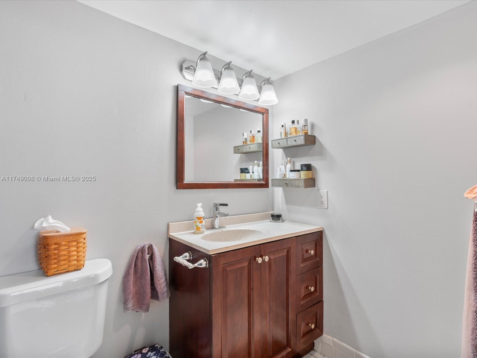 MEADOWBROOK LAKES VIEW CO - Residential