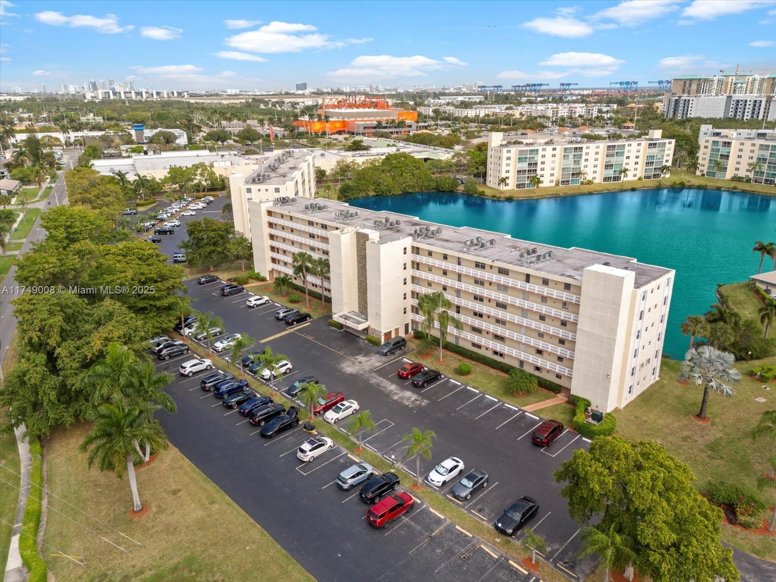 MEADOWBROOK LAKES VIEW CO - Residential