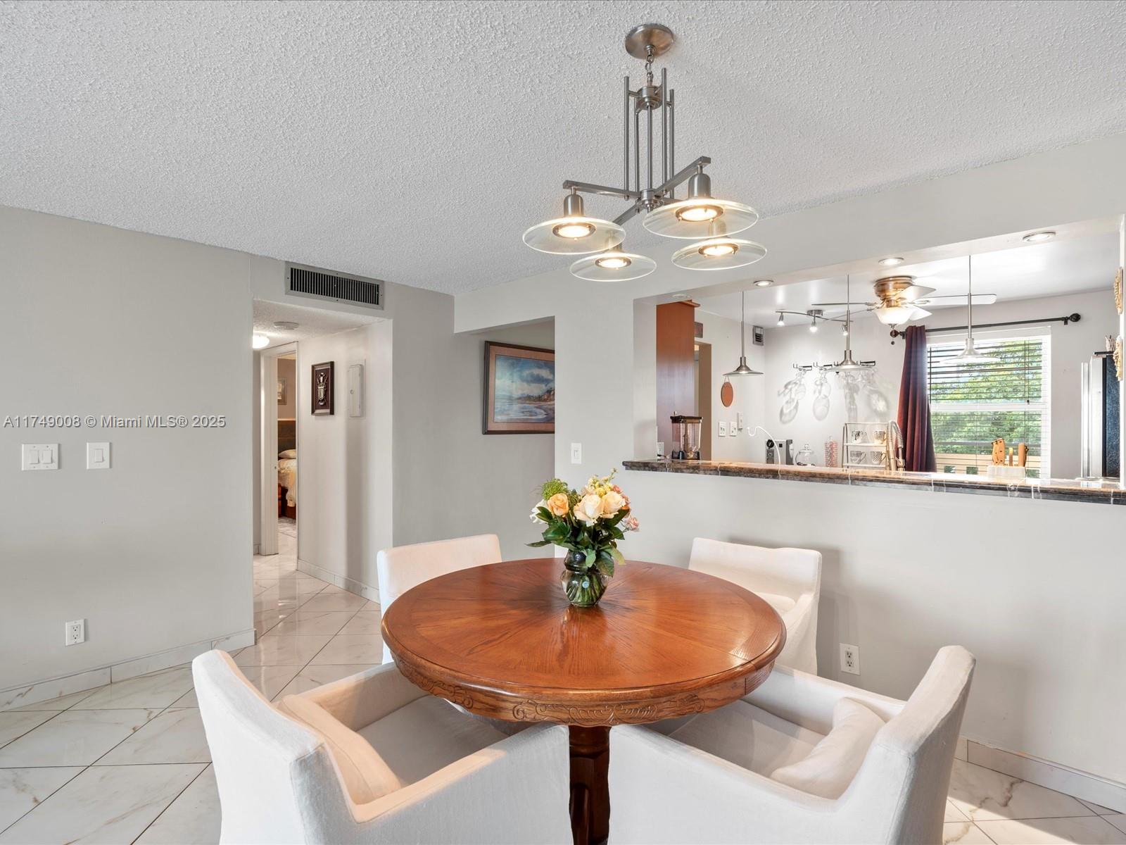 MEADOWBROOK LAKES VIEW CO - Residential