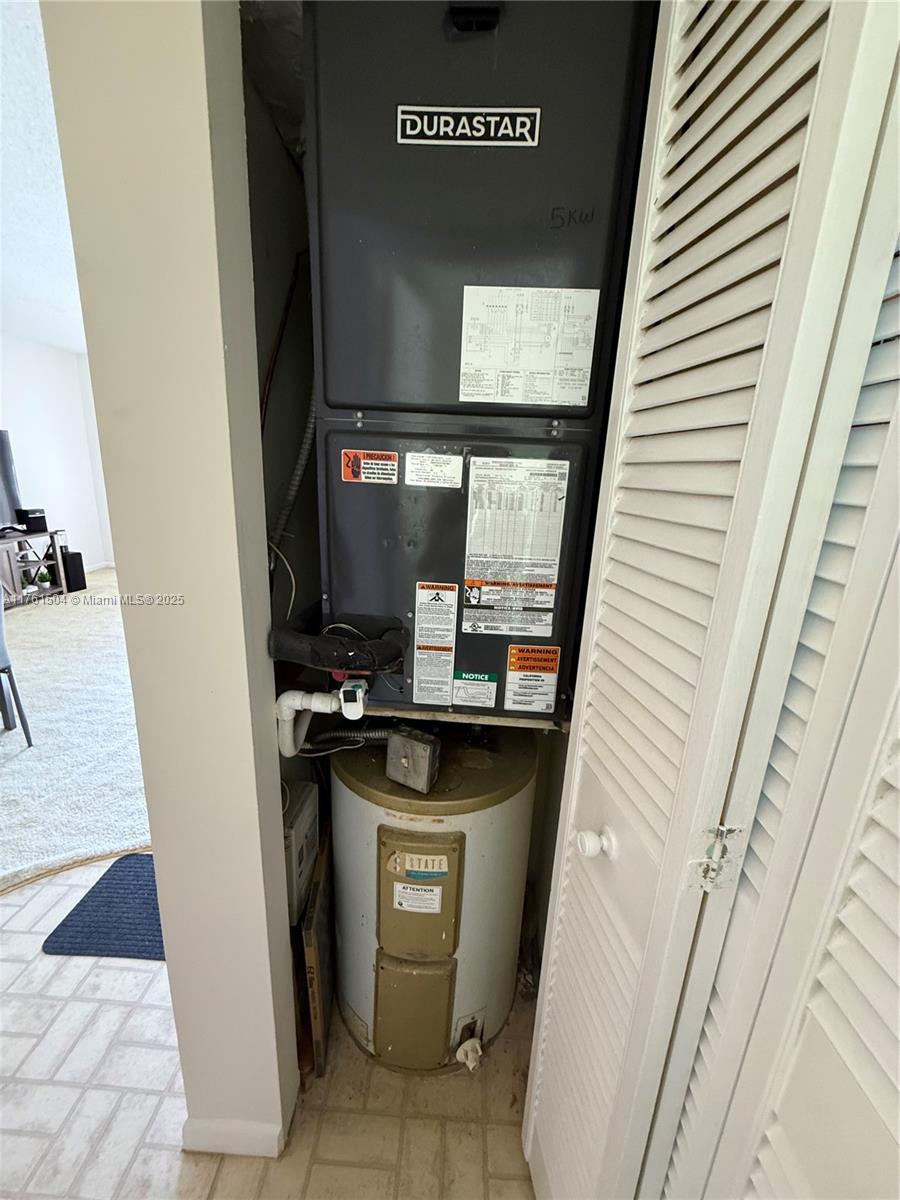 OAKBROOK II CONDO - Residential