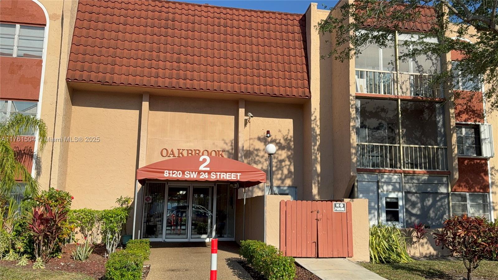 OAKBROOK II CONDO - Residential