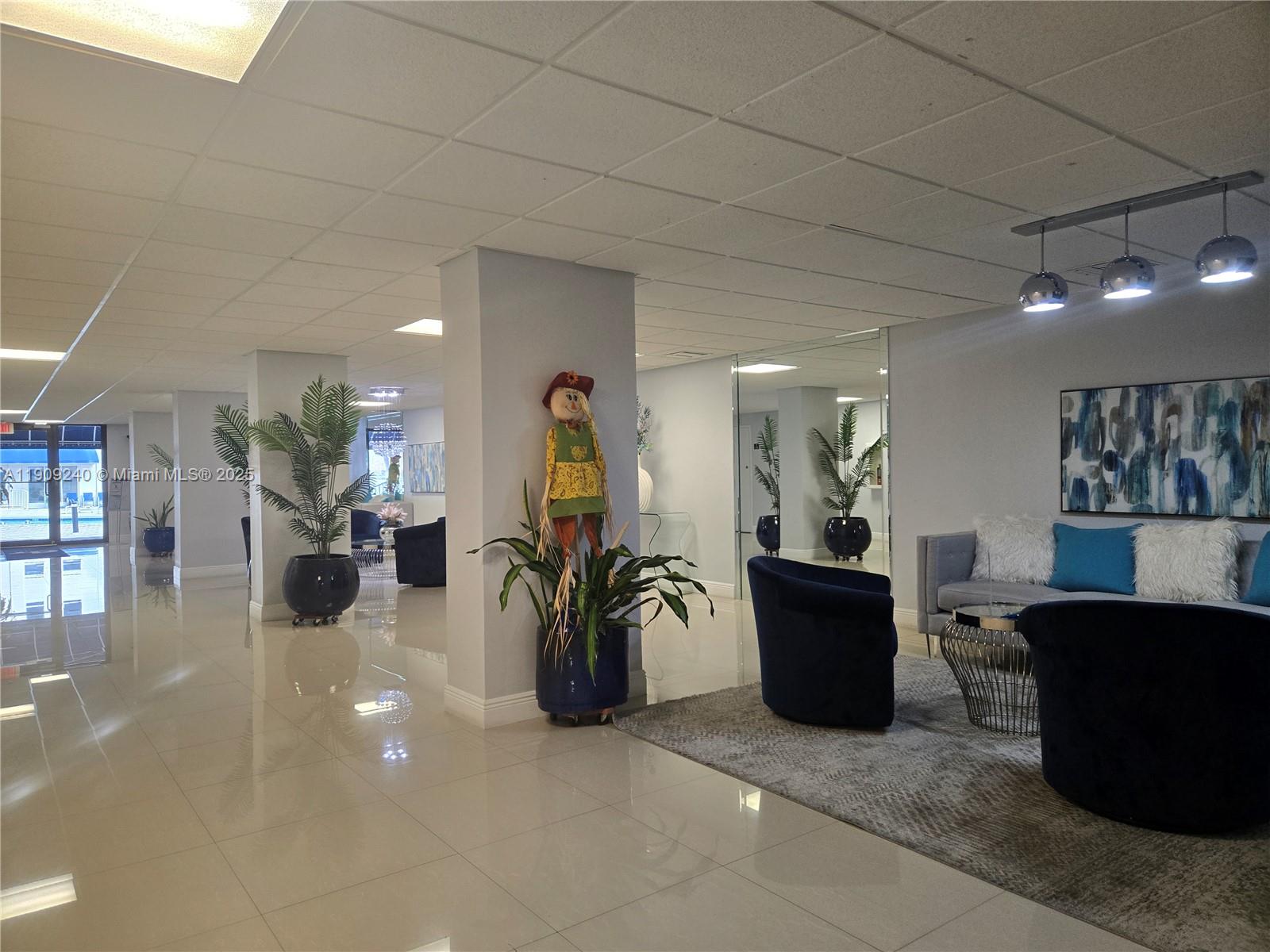 ALLINGTON TOWERS CONDO - Residential Lease