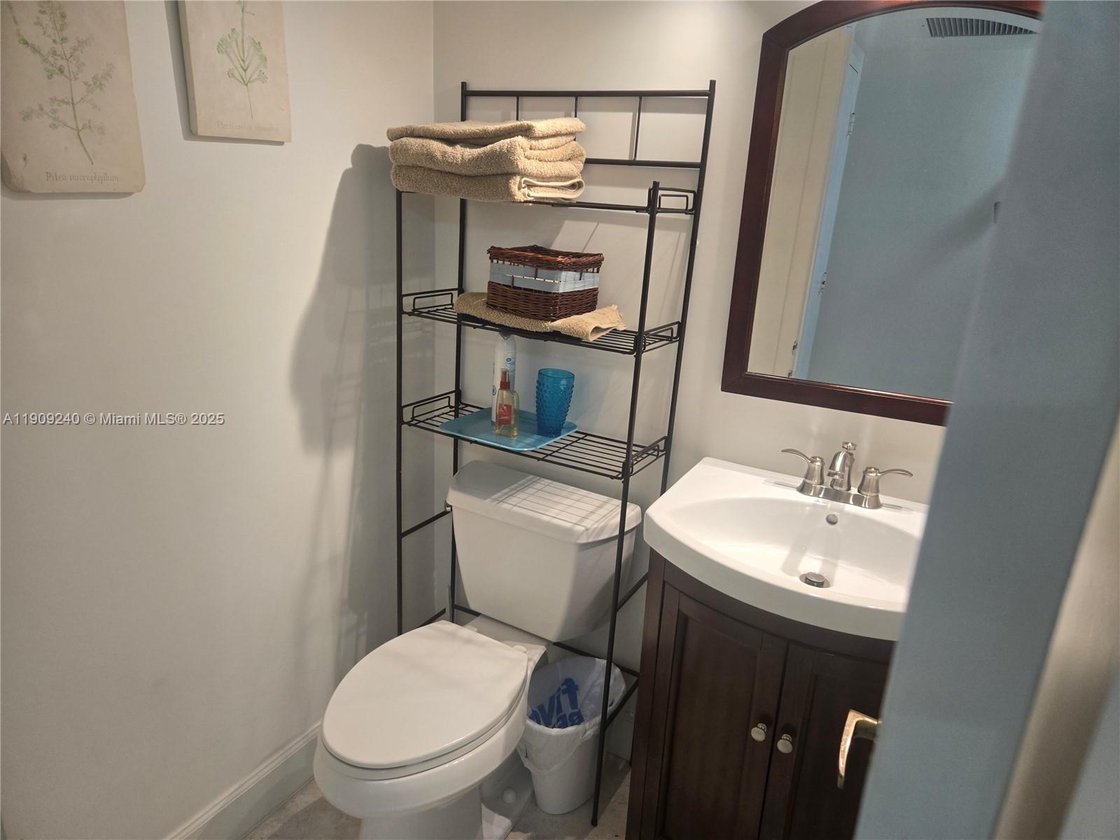 ALLINGTON TOWERS CONDO - Residential Lease