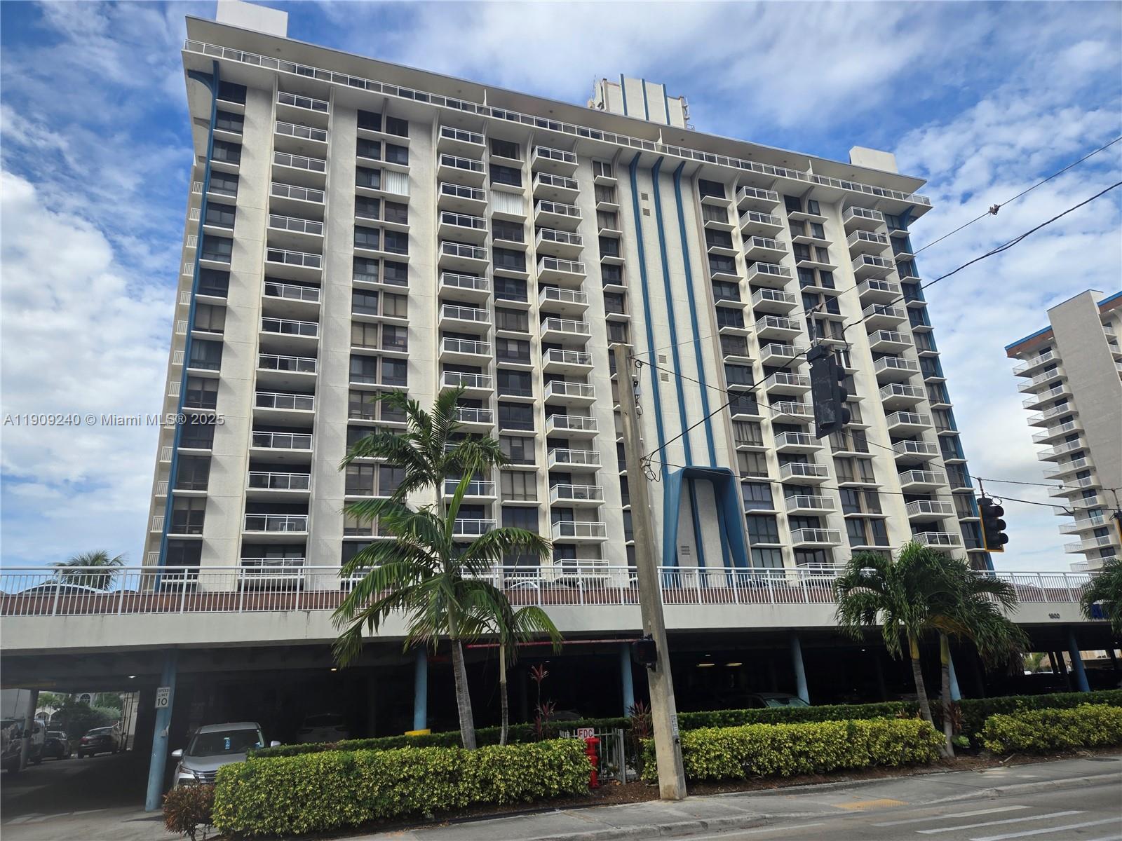 ALLINGTON TOWERS CONDO - Residential Lease