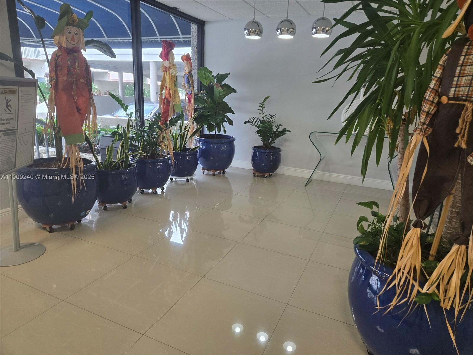 ALLINGTON TOWERS CONDO - Residential Lease