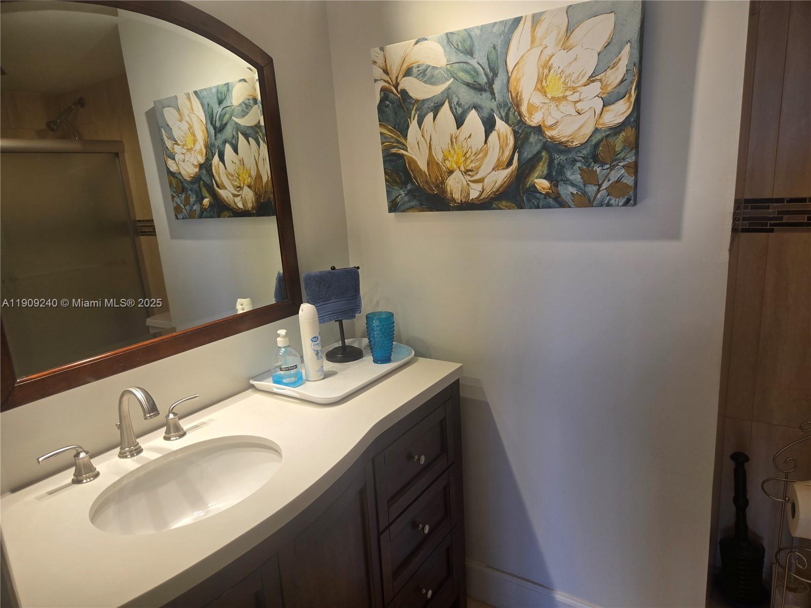 ALLINGTON TOWERS CONDO - Residential Lease