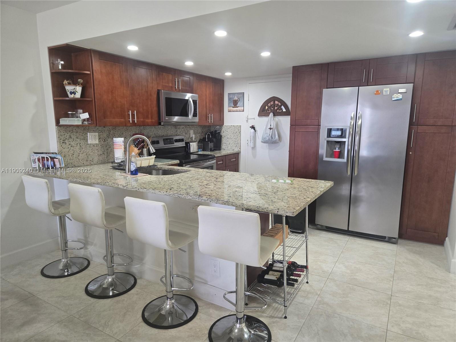 ALLINGTON TOWERS CONDO - Residential Lease