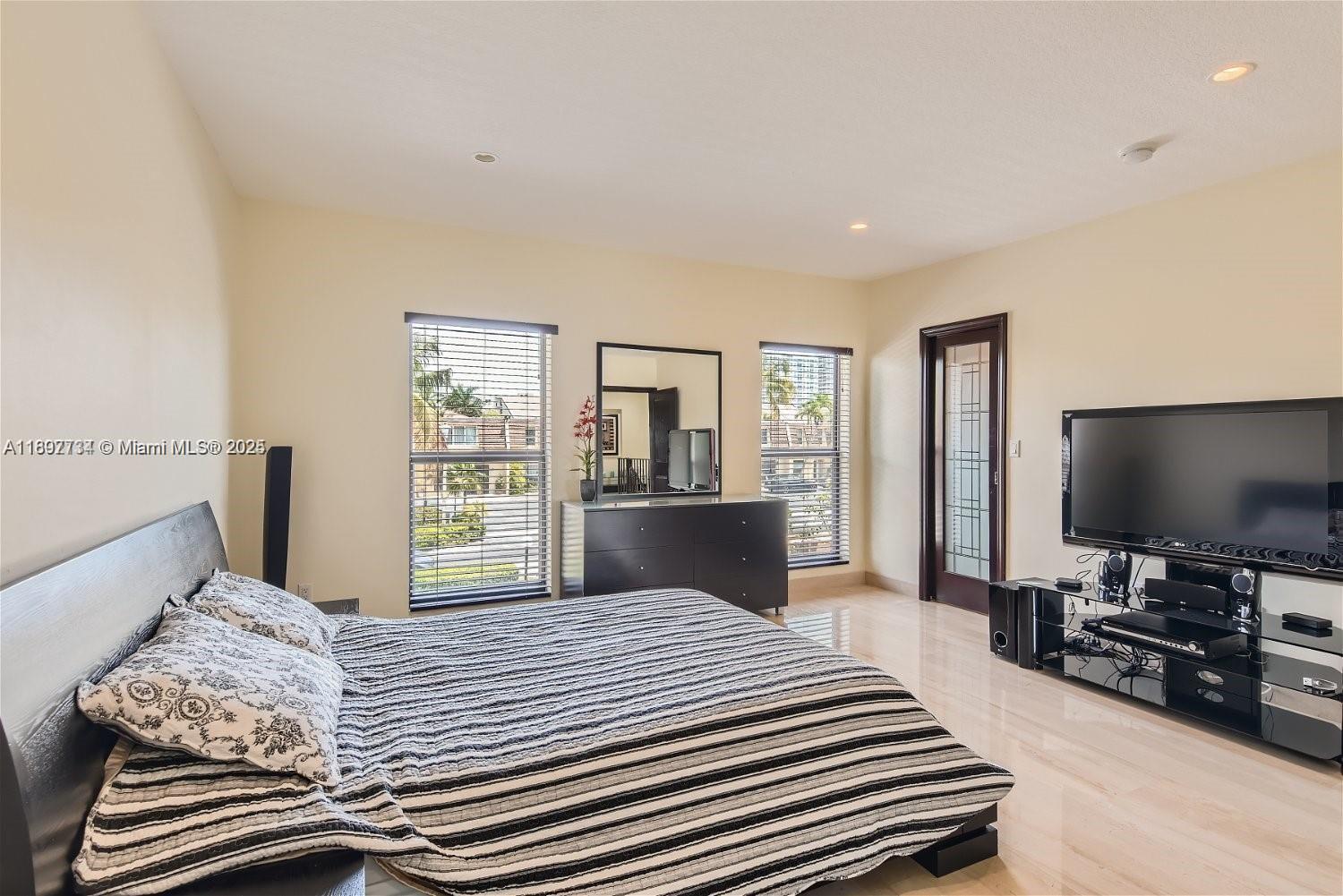 EASTERN SHORES GARDEN APT - Residential Lease