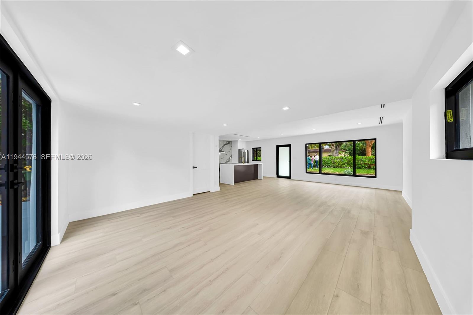 ELBARODA GROVE - Residential